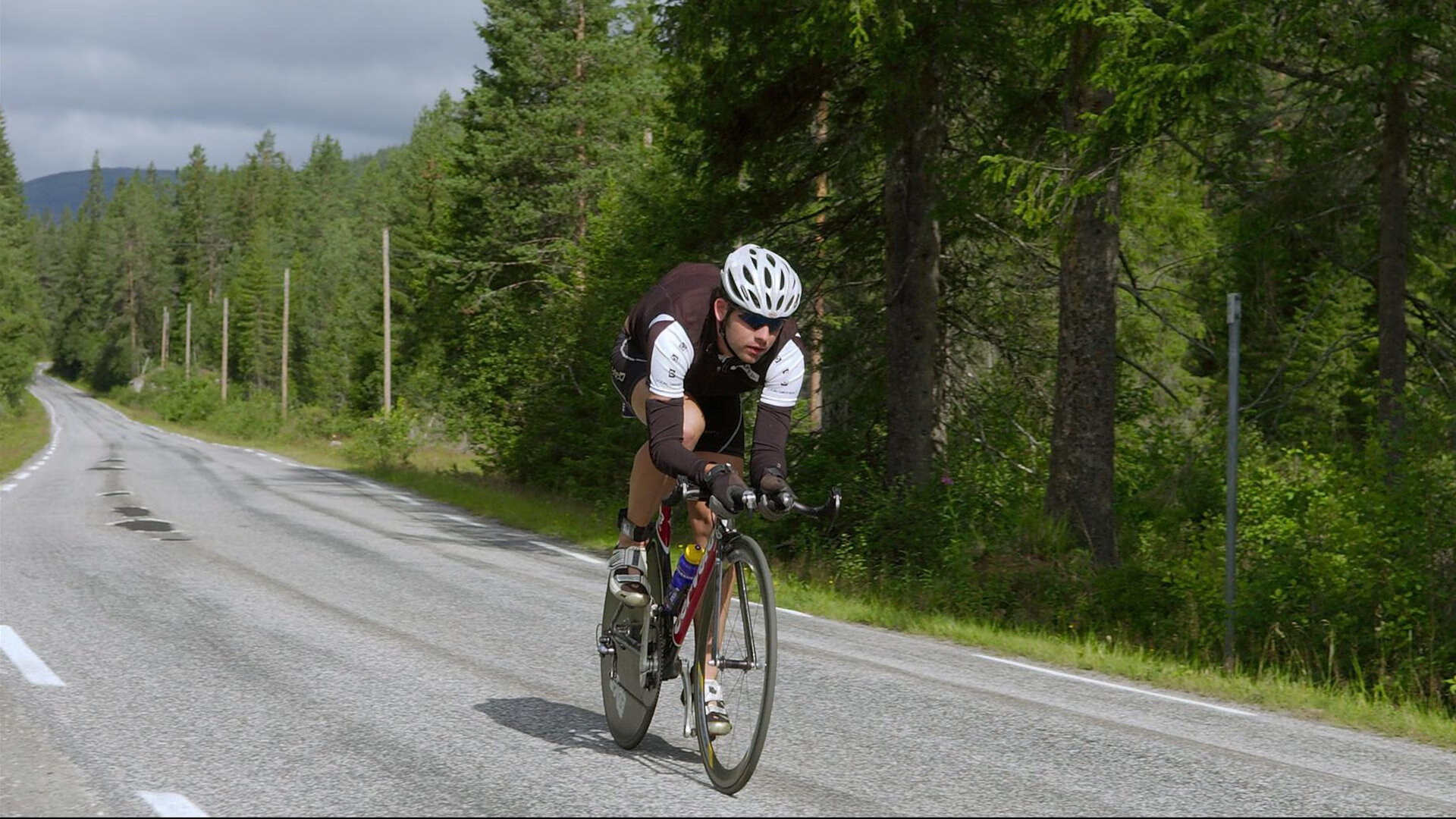 2018年季后赛：库里关键三分逆转取胜，赢得全场喝彩，2018nba总决赛库里场均数据