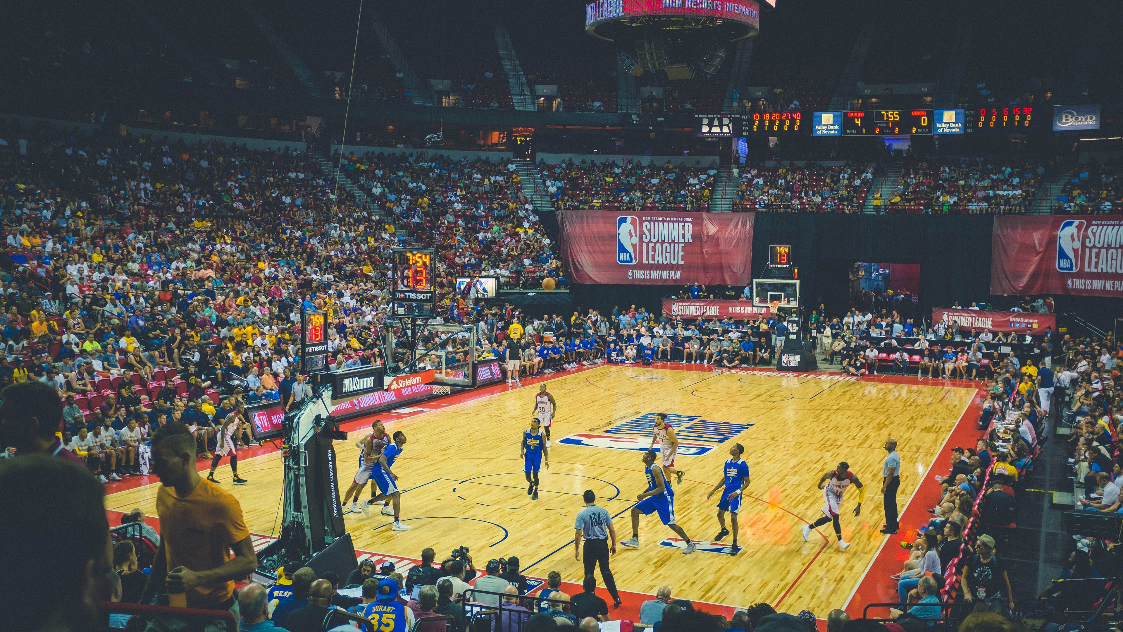 勇士赛季中期伤病恢复情况乐观，勇士这个赛季阵容